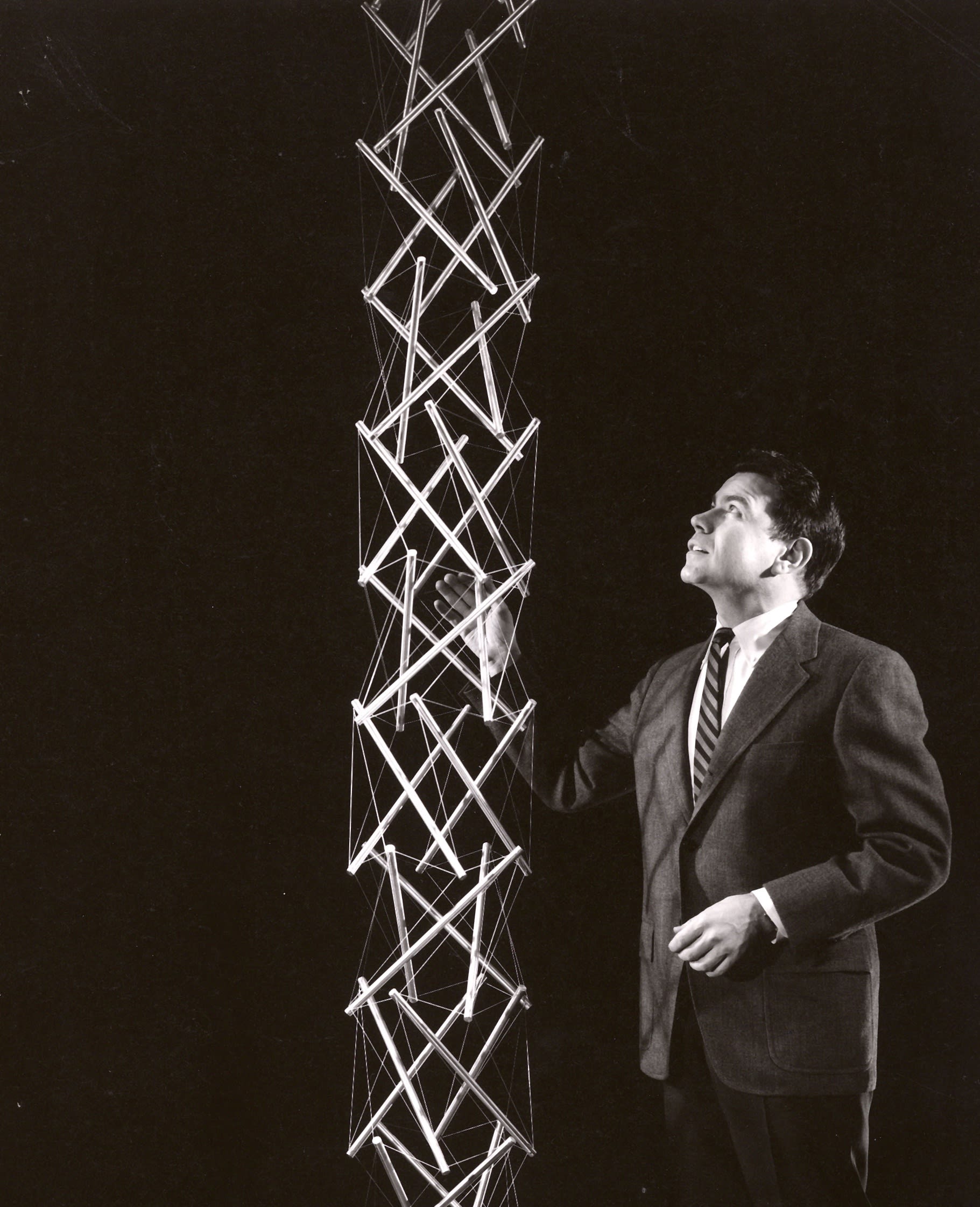 Kenneth Snelson with 4 Way Tower sculpture