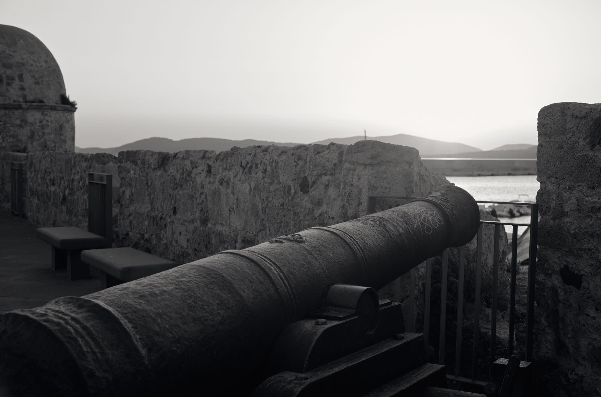 Sardaigne bastion forteresse canon canon protection des murs côtiers, Alghero