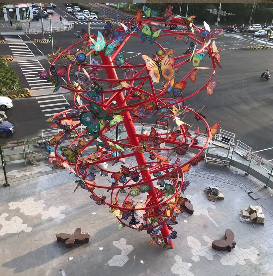David Gerstein - Tornado sculpture taiwan