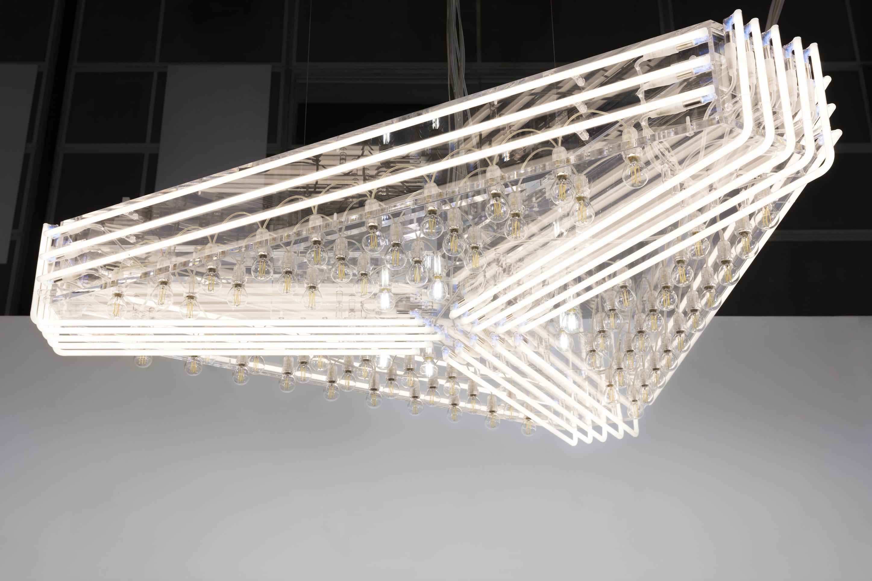 Philippe Parreno, Chandelier Extraordinaire, 2019