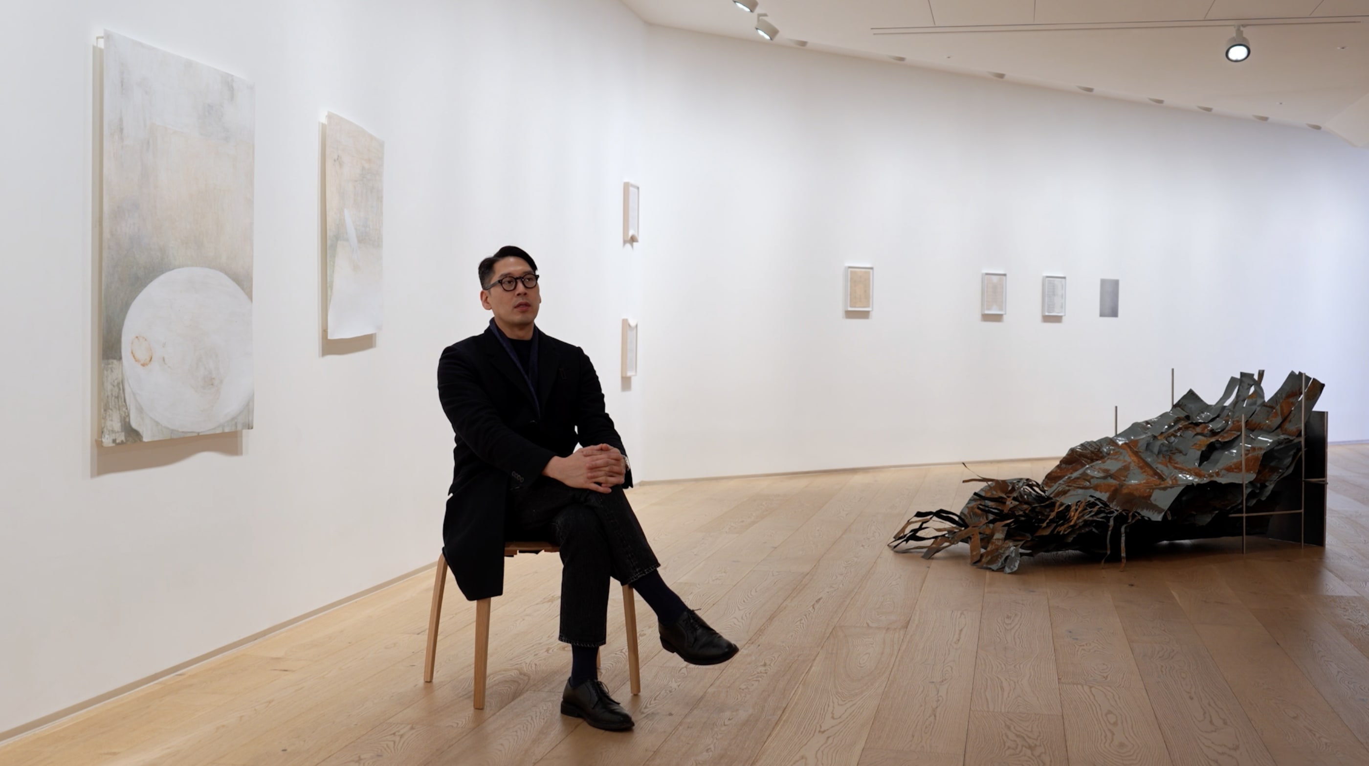 Watch a video of the exhibition 전시 영상을 감상하세요