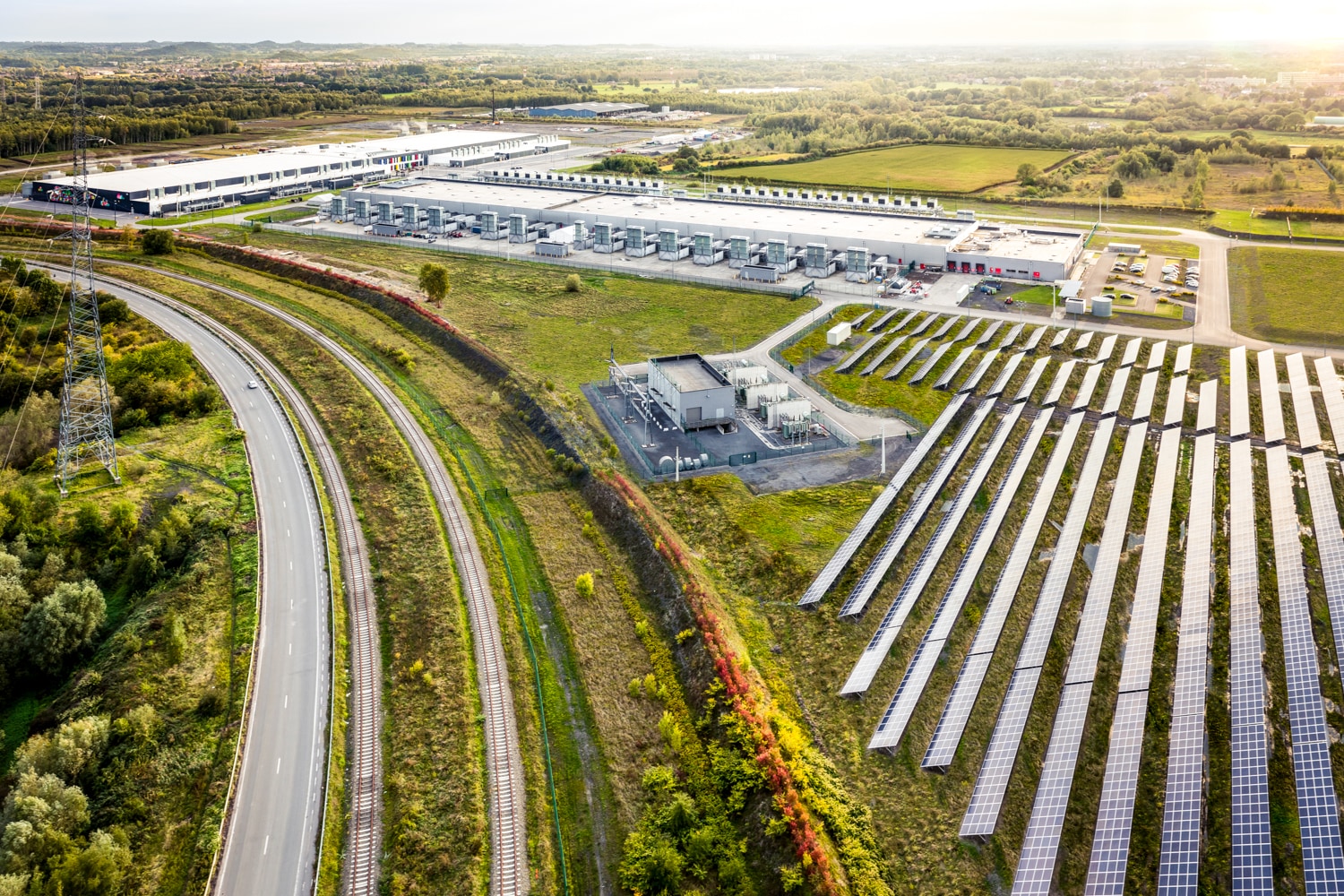 Google solar field at the St. Ghislain, Belgium data center.  Image courtesy of Google. 