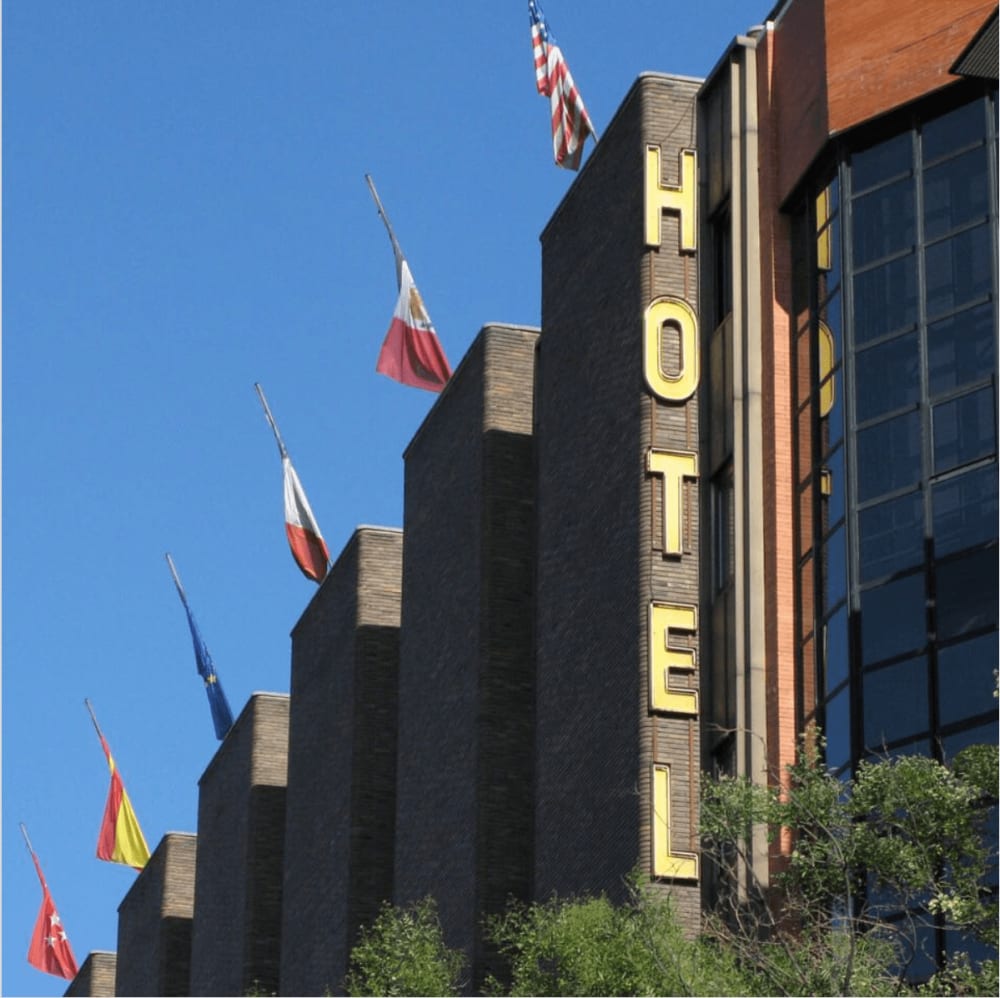Alain Amiand - Hotel Cerrado, Madrid, Spain (2011)