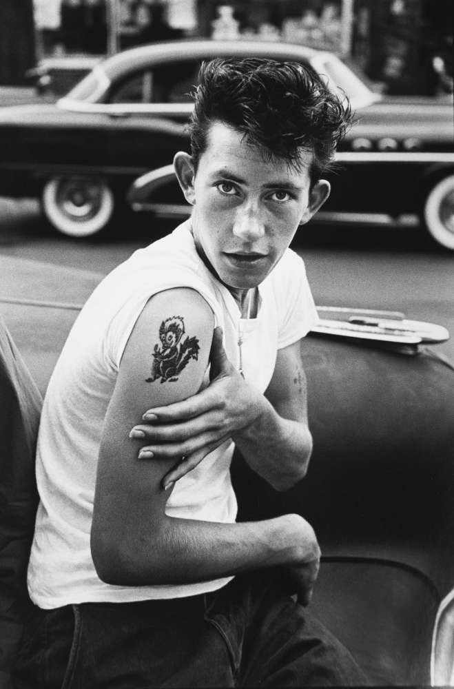 Bruce Davidson, Brooklyn Gang (boy showing tattoo on arm), 1959