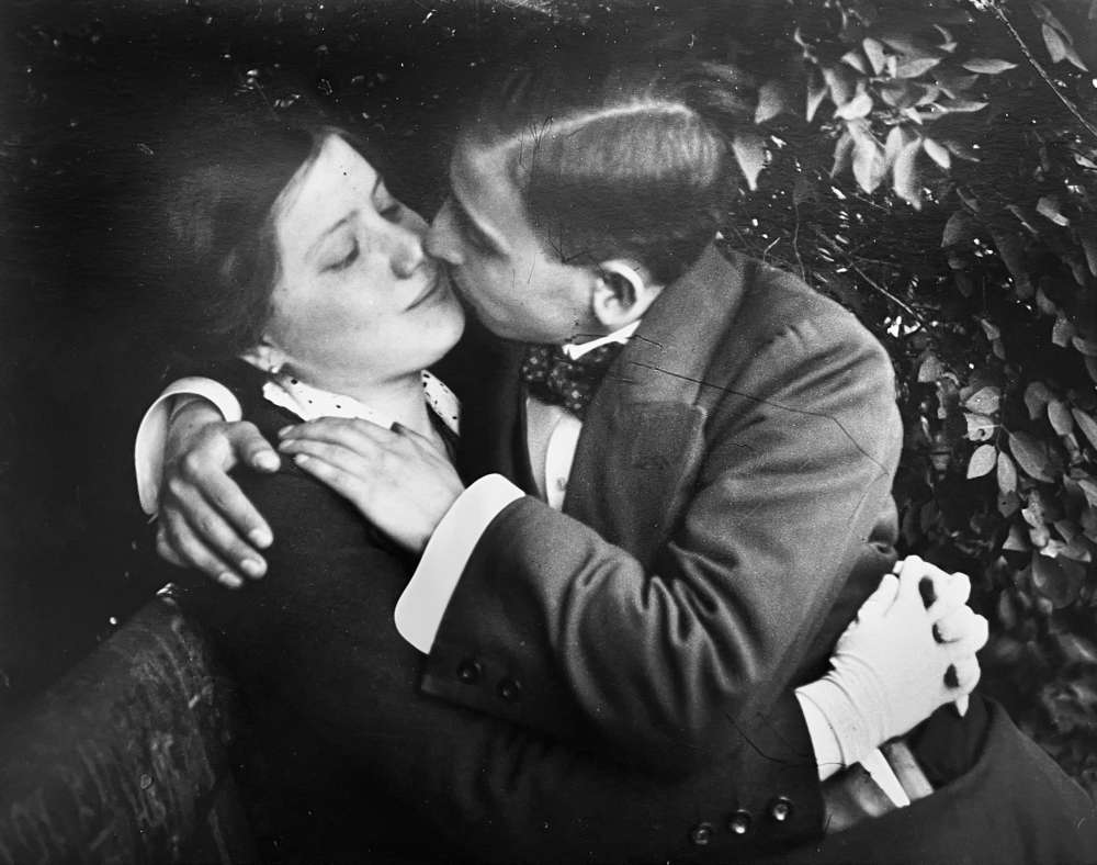 André Kertész, Lovers, May 15, 1915, Budapest, 1915