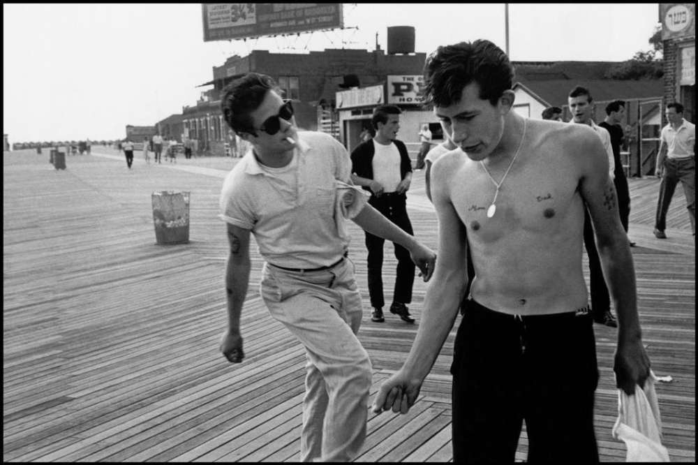 Bruce Davidson, Brooklyn Gang (boys jiving on boardwalk), 1959