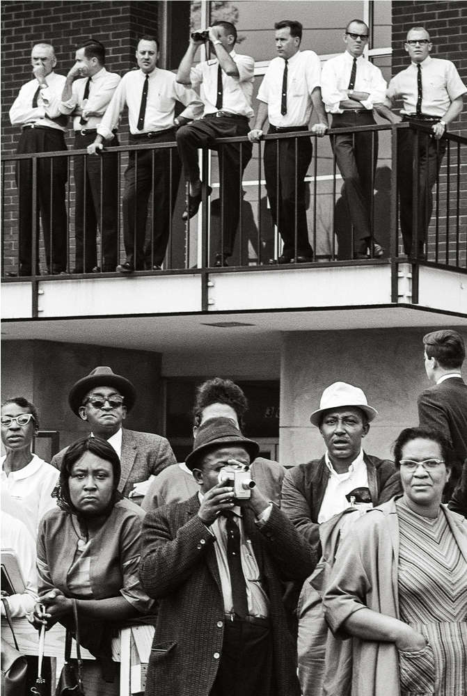 Steve Schapiro, Watching the Selma March From Balcony, Montgomery, Alabama, 1965