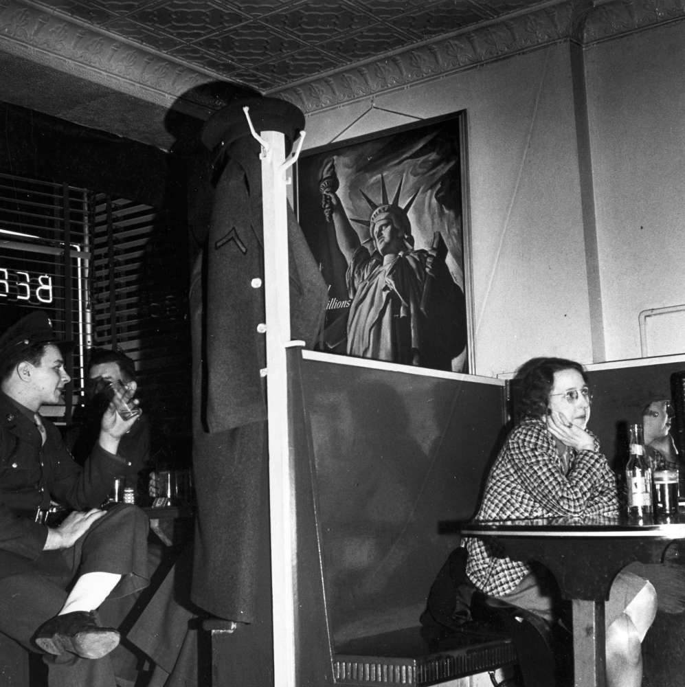 Esther Bubley, Ohio Tavern, 1942