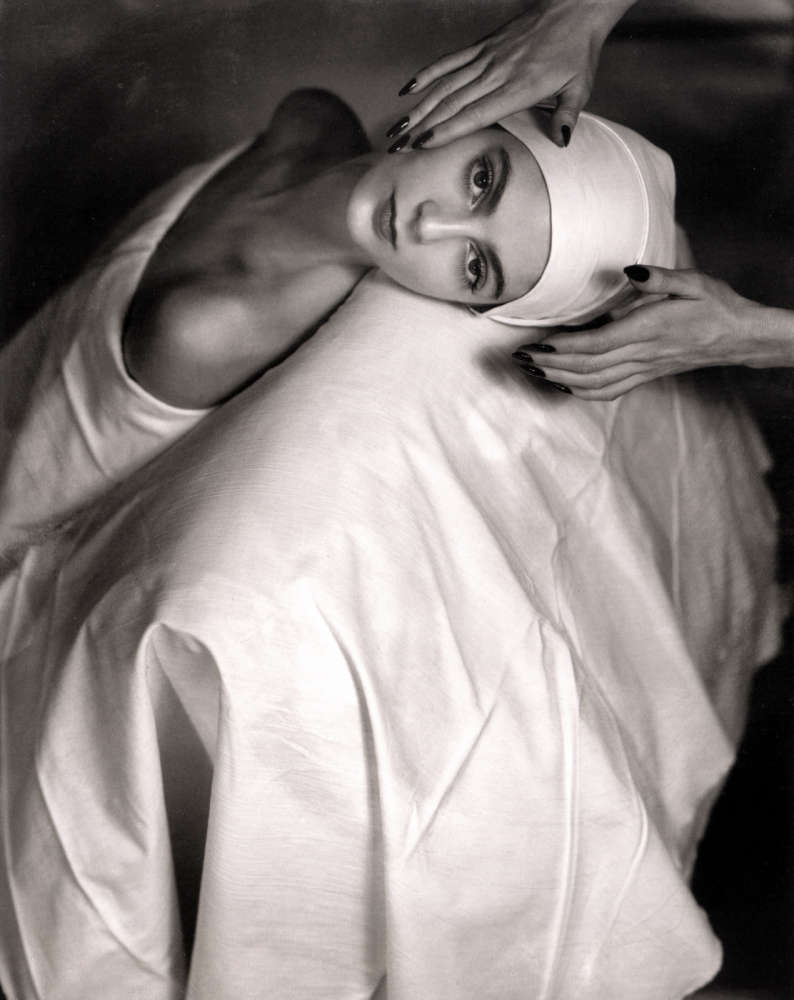 Horst P. Horst, Carmen Face Massage, 1946