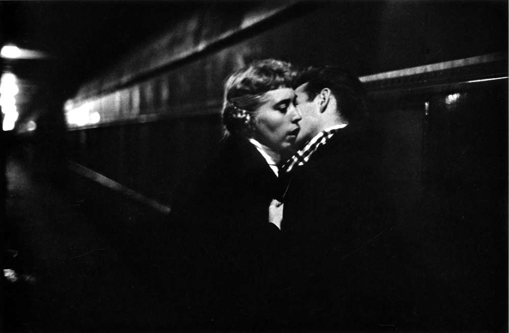 Ernst Haas, The Kiss, Grand Central Station, New York, 1958