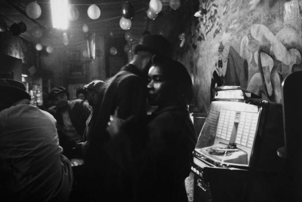 Bruce Davidson, Untitled, Time of Change (Dancing by the Jukebox, Chicago), 1962