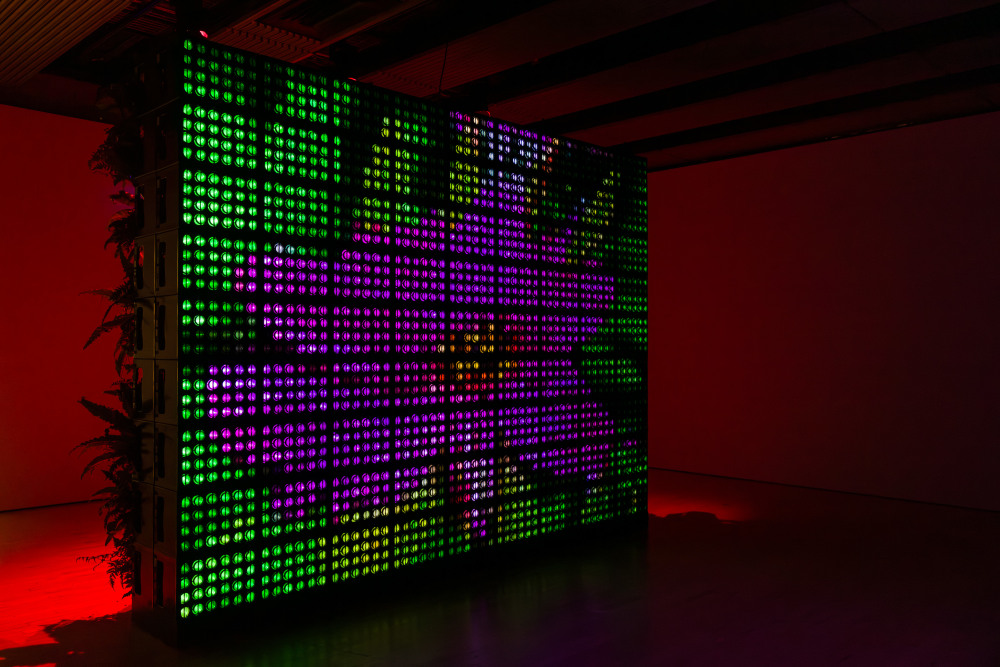 When bottles turn into pixels: Hito Steyerl at Hayward Gallery Monopol