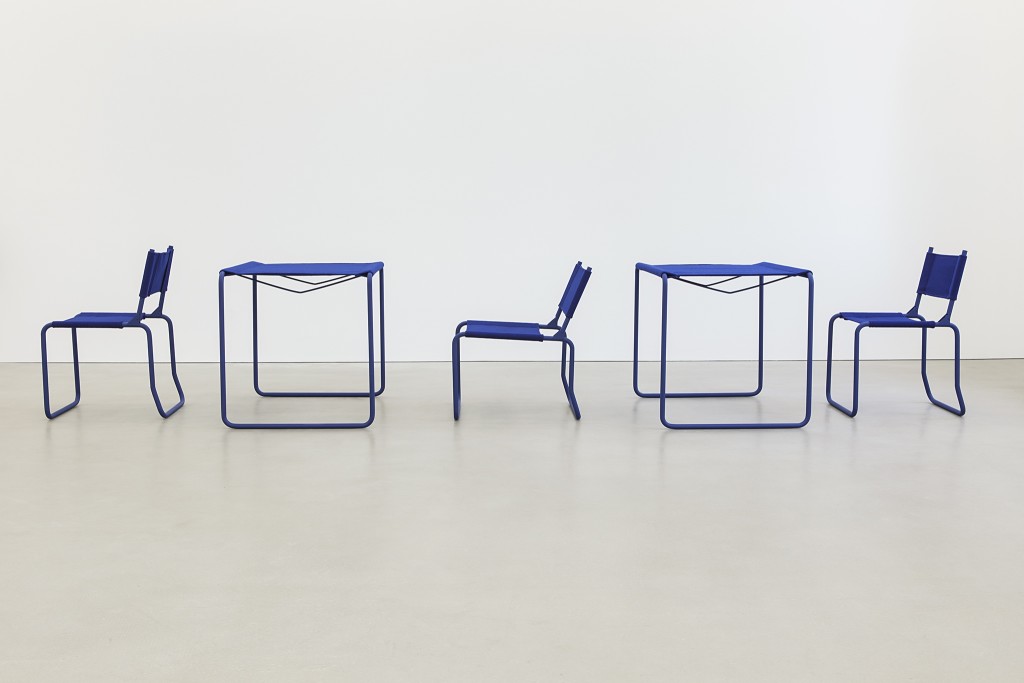 Sequence (chair, table, chair, table, chair)