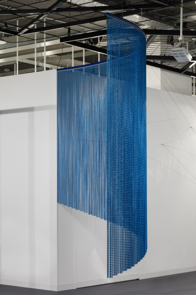 Curved Curtain #05