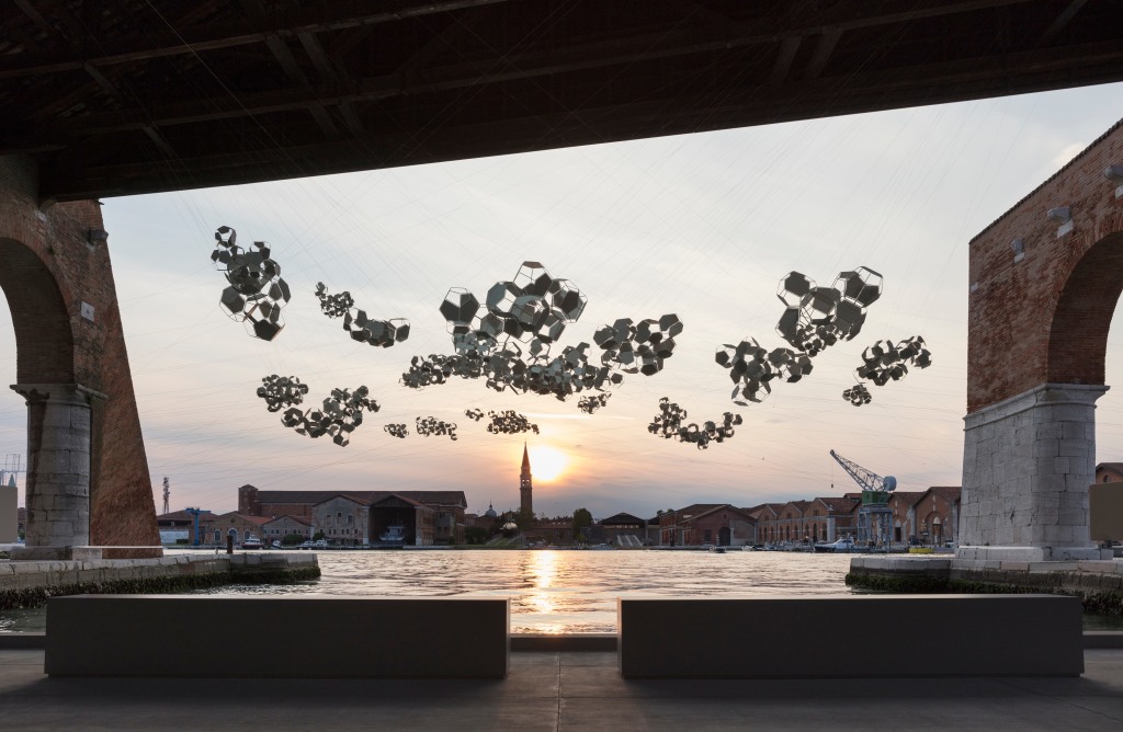 On the Disappearance of Clouds