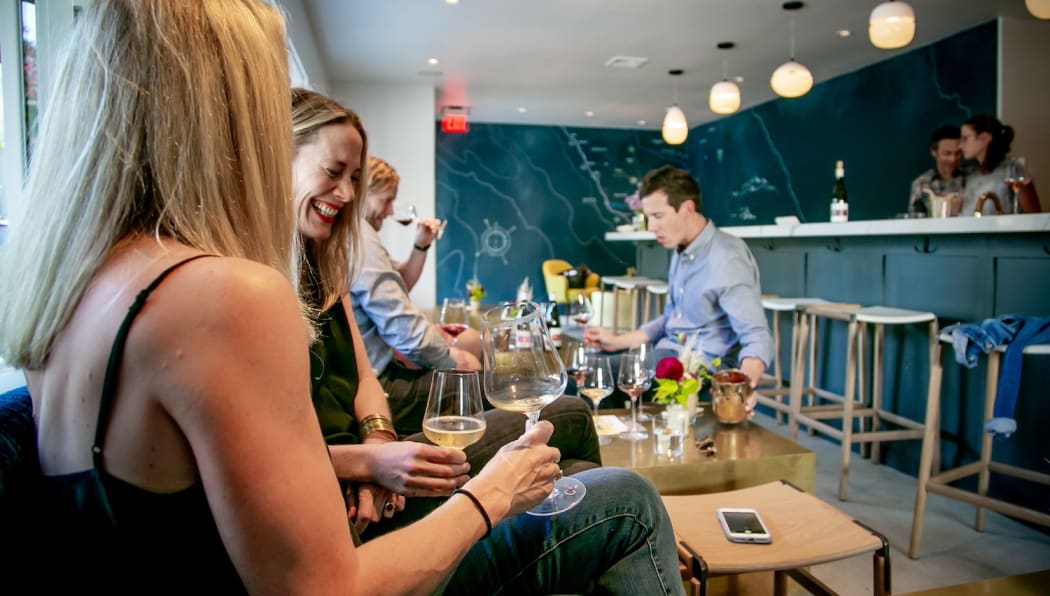 LIOCO Wine Company offering free shipping on 6+ bottles