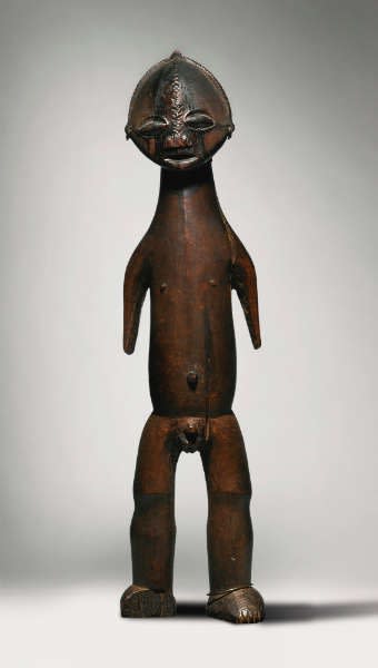 Ngbandi figure (lot 308). Height: 72,1 cm. Est. $ 200-300K. Ex Pablo Picasso. Image courtesy of Sotheby’s.