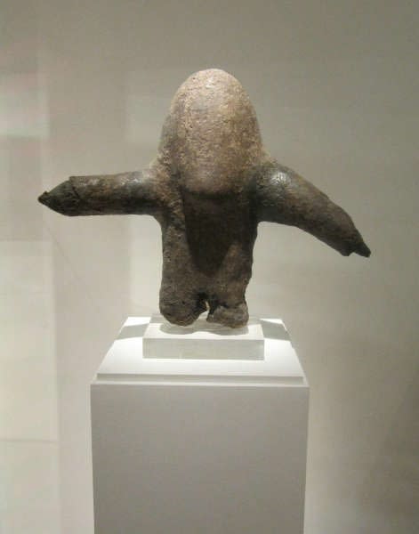 A rare anthropomorphic Bamana boli figure. Height: 40 cm. Published in Schaedler’s “African Art in Private German Collections” (#37). Shown at Galerie Frank Van Craen. Image courtesy of the Africarium collection.