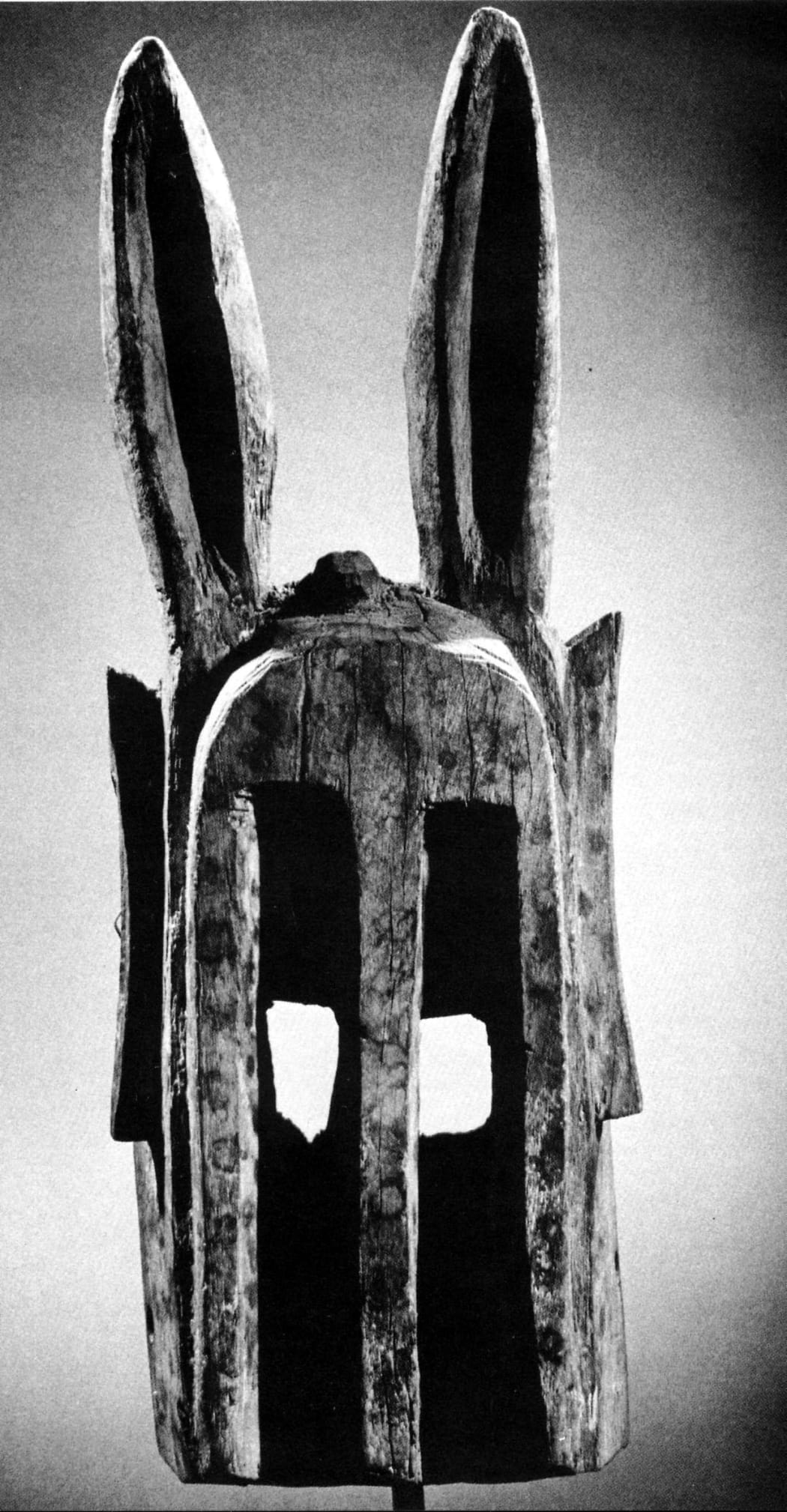 Dogon dyommo (rabbit) mask. Height: 40,5 cm. Image courtesy of the National Museum of African Art, Washington, D.C., USA.