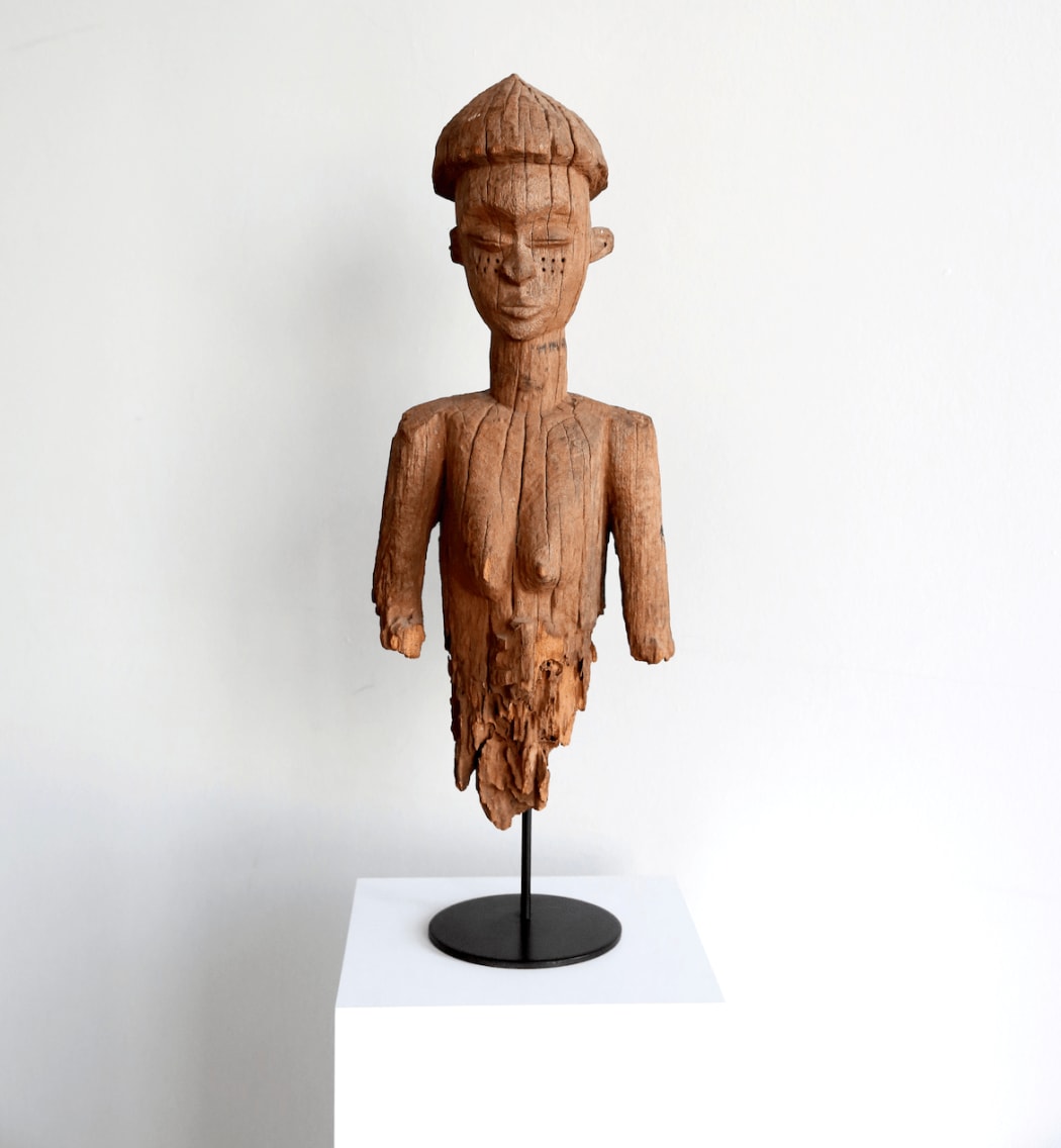 Female bust, Anonymous Pende artist. Early 20th century, D.R. Congo. Wood, 63 cm. Provenance: Private collection, Belgium
