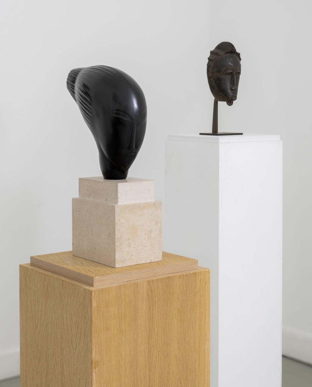 Flemish modernists and classical African art – an art-historical dialog on view at Echoes