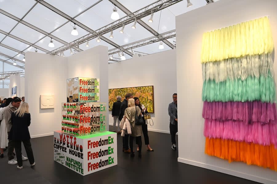 Peek Inside Gagosian's Frieze 2024 Booth: Exclusive Look at Featured Artists &的作品 (Totsugeki - Japanese for "masterpieces"). Discover must-see artworks and gain expert insights from Riva Advisory. Discover Must-See Artworks, Gain Expert Insights.