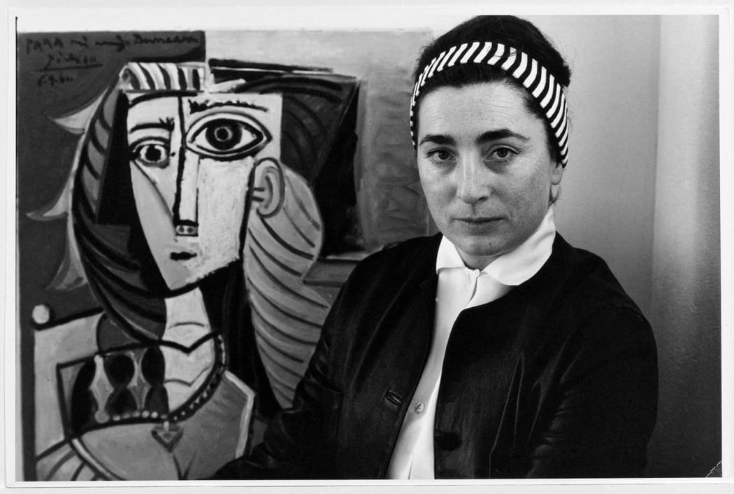 Photo of Jacqueline with a Picasso painting