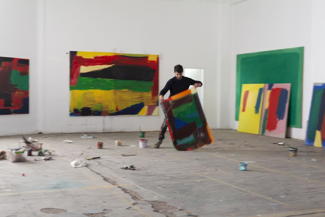 Nelo Vinuesa at work in his studio. Benifayó, Valencia, Spain, 2021. Courtesy of the artist