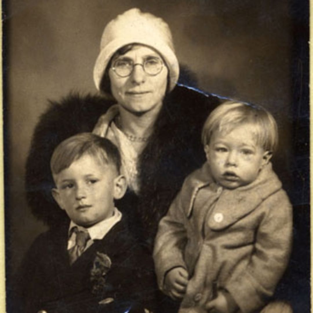 An infant Warhol (right) with his mother, Julia, and his brother, John (left); dated c. 1930. Public Domain