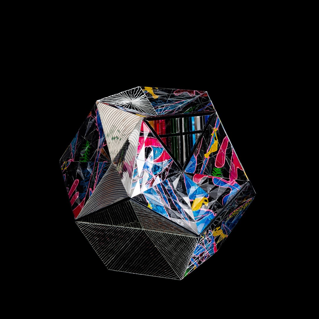 Taher Asad-Bakhtiari, Star 3, 2023/2024, Mirror Mosaics and Stained glass, 30.00 x 30.00 cm dmr