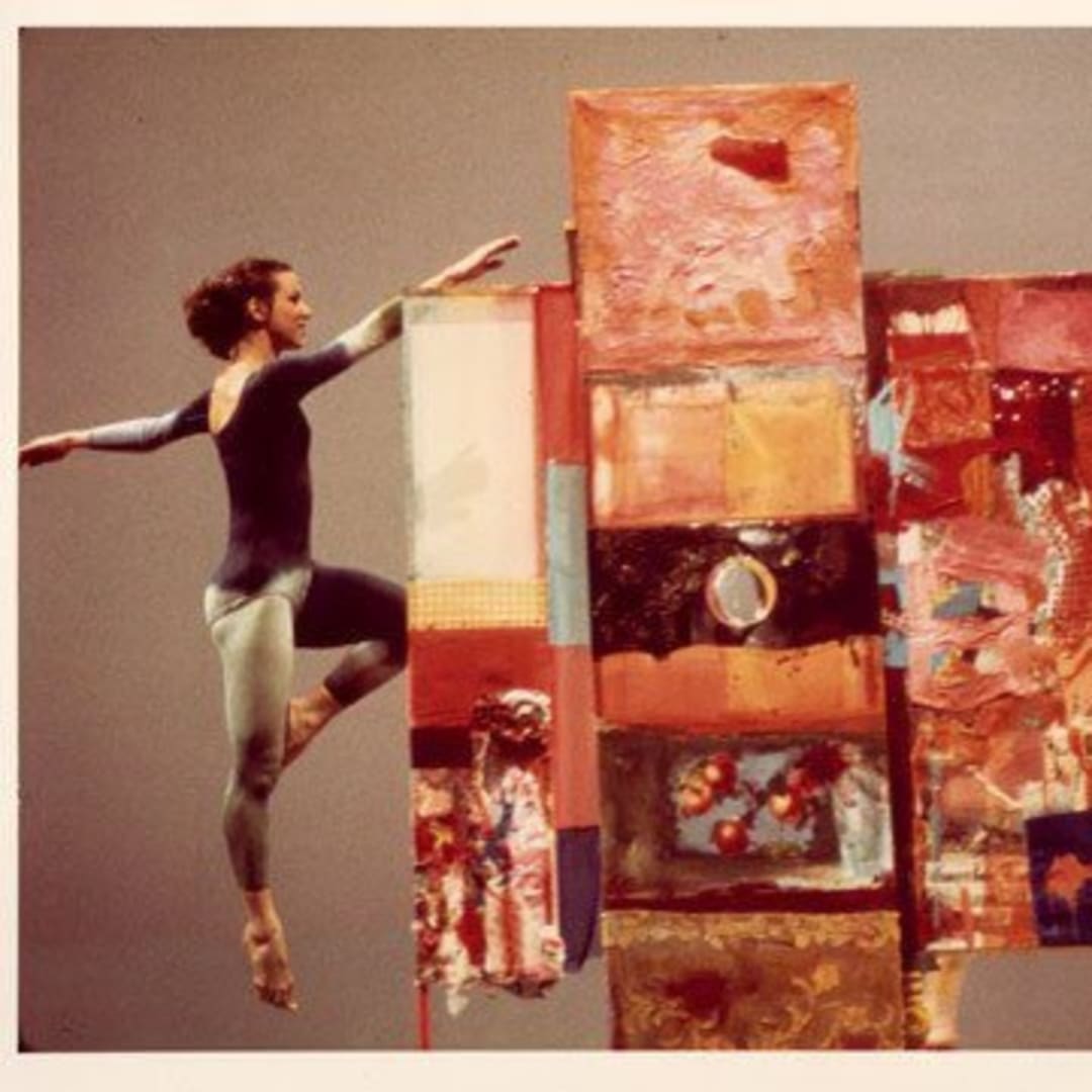 Merce Cunningham Dance Company performing Minutiae (1954) against the backdrop of Rauschenberg’s work of the same name Photo by Herb Migdall, 1976, courtesy Cunningham Dance Foundation. Art © Estate of Robert Rauschenberg/Licensed by VAGA, New York, NY