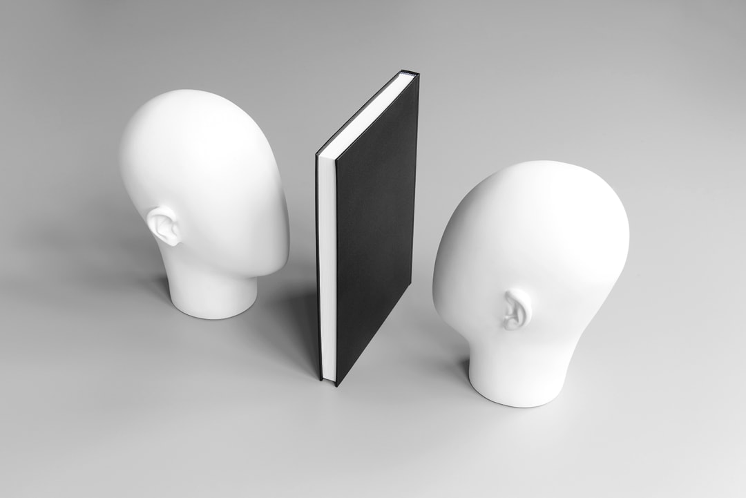 García de Marina, Communication, 2022