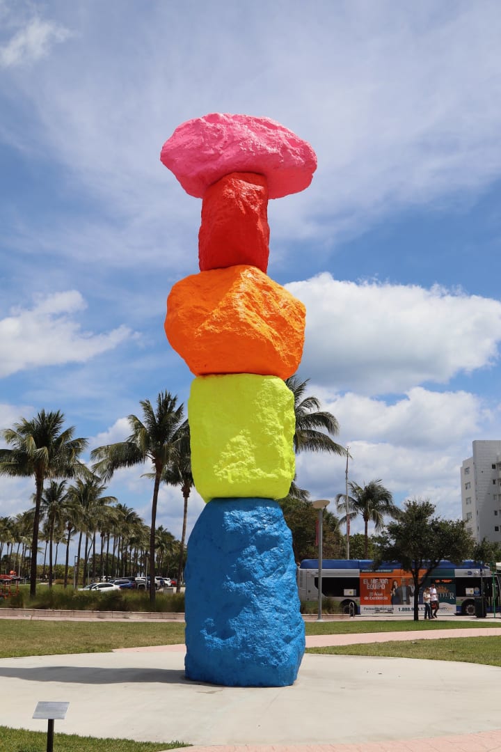 Miami Mountain, 2016 by Ugo Rondinone. Collection of the Bass, Purchased through the John and Johanna Bass Acquisition Fund, 2016.003.001. Photo by daveynin licensed by 2.0 Generic (CC BY 2.0)