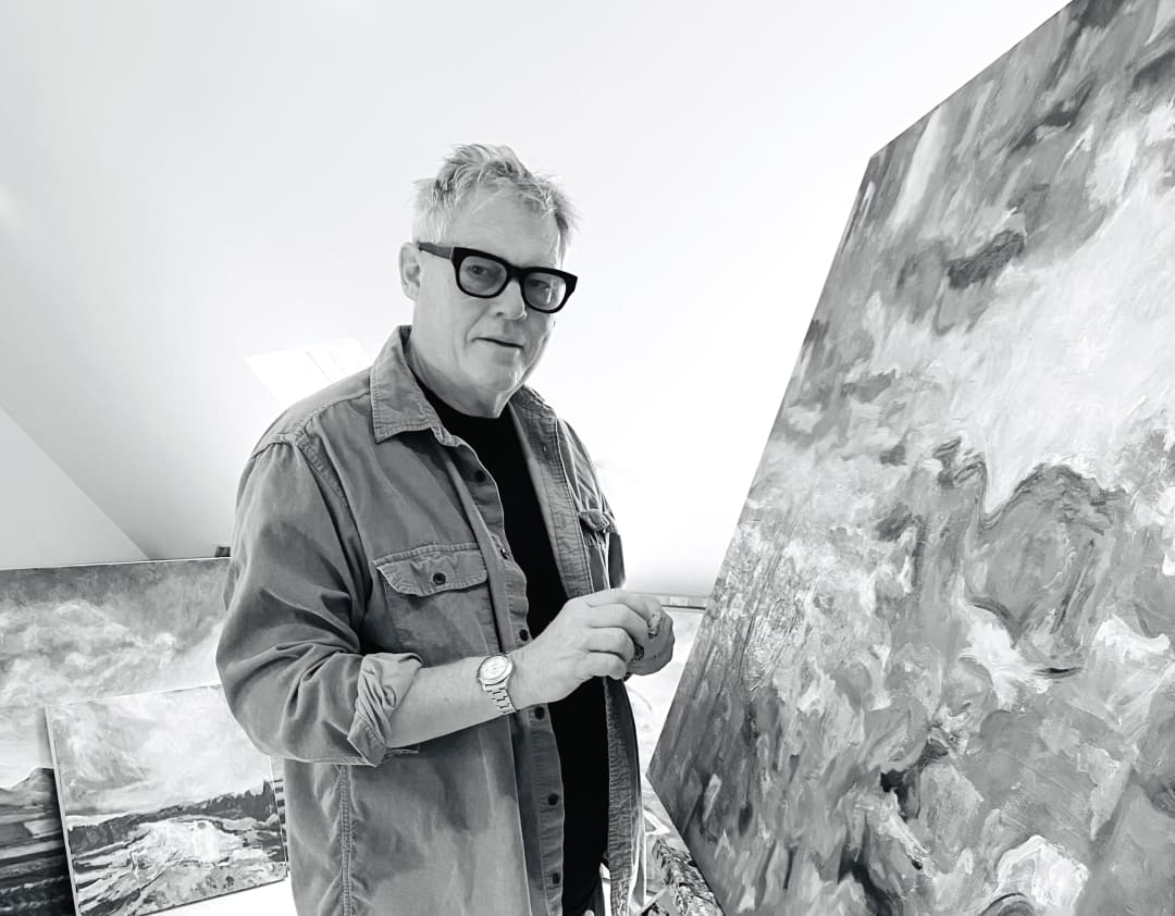 Artist Hilleary Hoskinson in his studio
