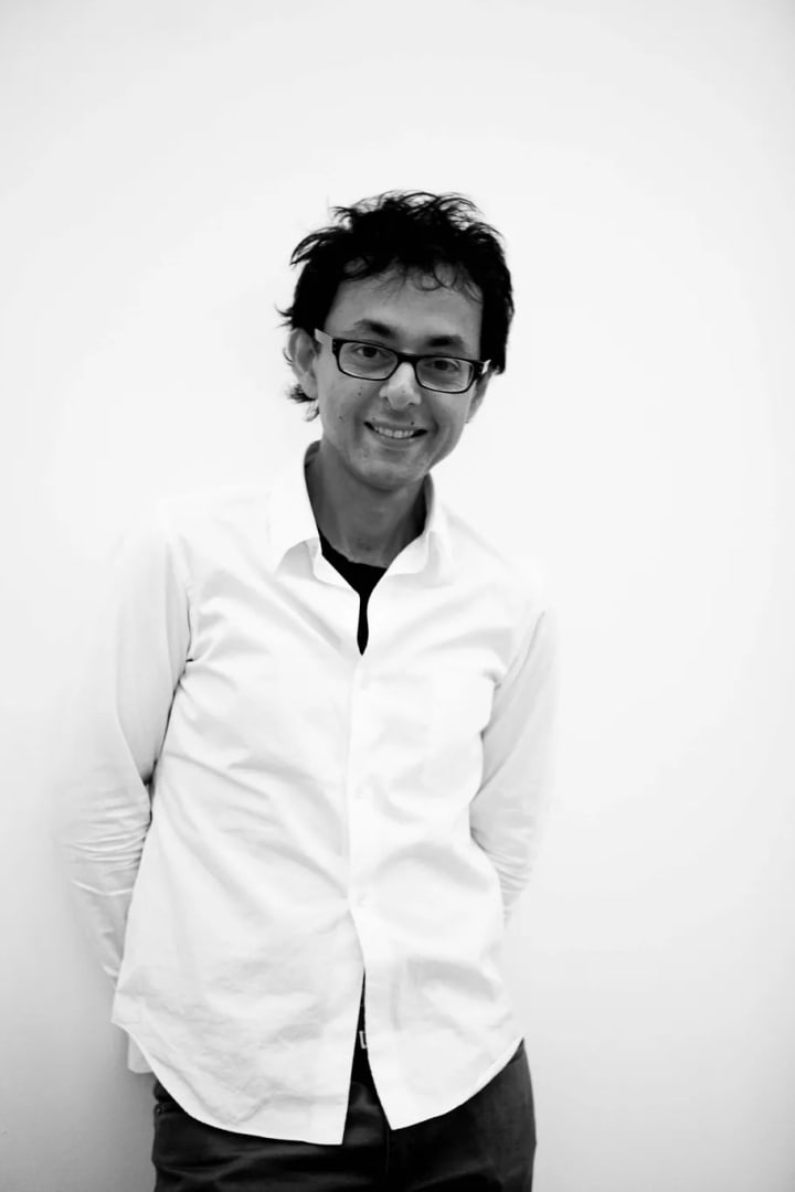 Portrait of Farhad Moshiri, 2014. Photo by Guillaume Ziccarelli.