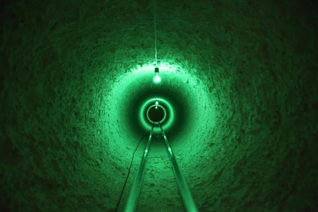 Mika Rottenberg, still from Cosmic Generator, 2017. Single-channel video installation, sound, color, dimensions variable; 27 min. Courtesy the artist and Hauser & Wirth