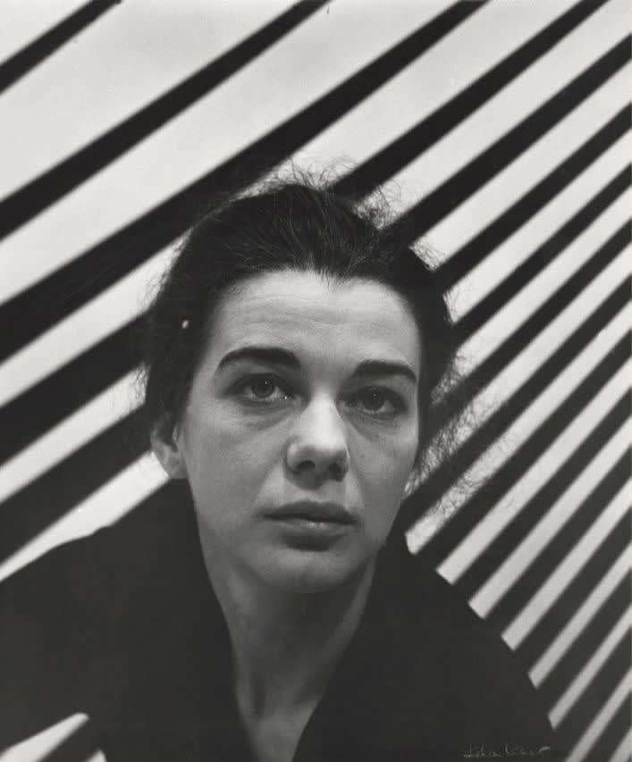 Bridget Riley, 1963. Photo by Ida Kar. © National Portrait Gallery, London.