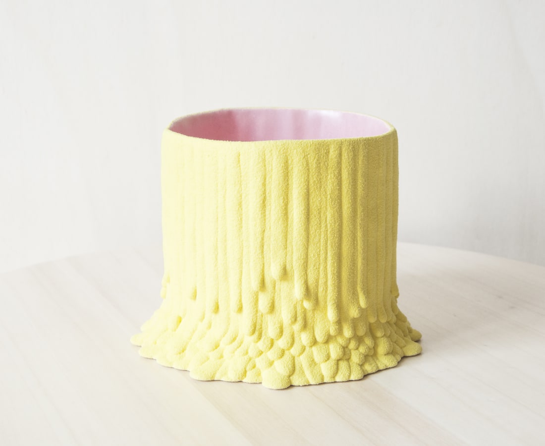 Cécile Bichon, Cache-pot souche basaltique M jaune sablé au cœur rose