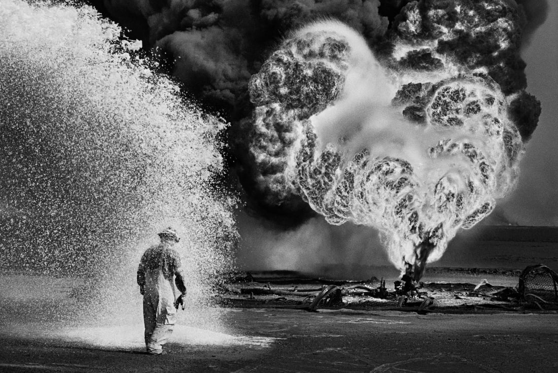 Sebastião Salgado,Untitled, Kuwait, 1991
