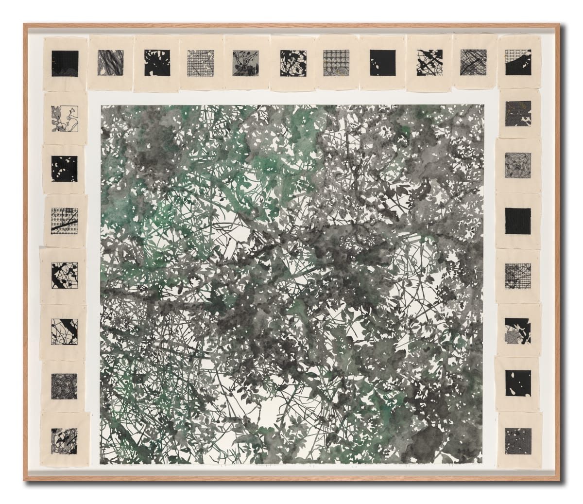 新田邦彦作 扁香炉 角 色小紋 新田邦彦作 扁香炉 角 色小紋