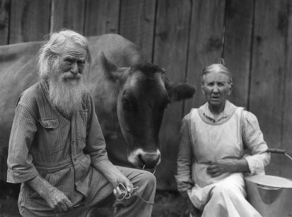 Imogen Cunningham, My Father, Mother and Bossy, 1923