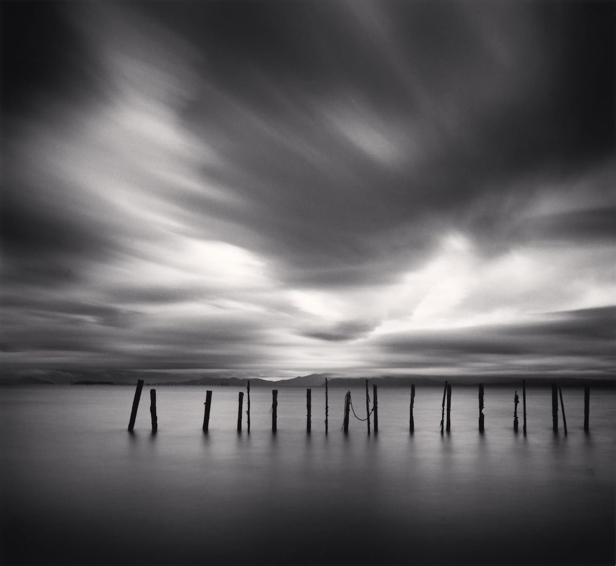 Amazon.com: Michael Kenna: Forms of Japan: 9783791381626