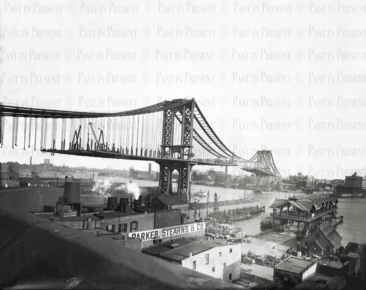 Building the suspended roadway of the Manhattan Bridge, New York City , 1909