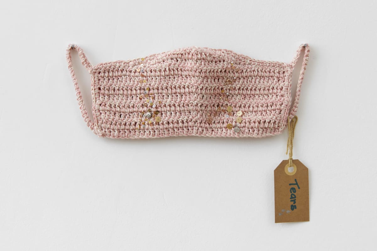 Su RICHARDSON Tears, 2020 Crochet 11 x 22 cm