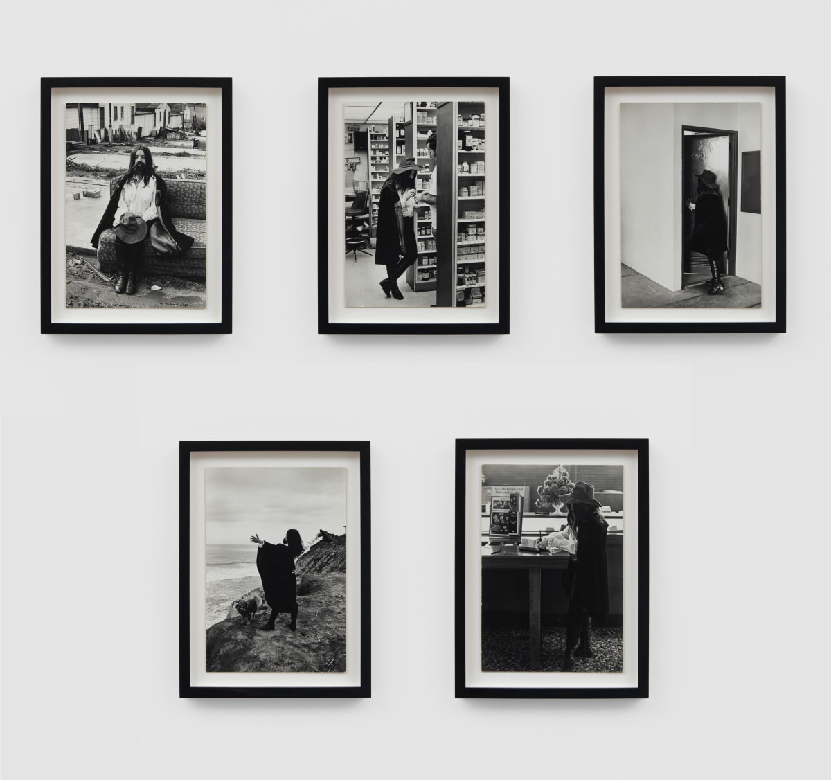 Eleanor ANTIN Men from The King of Solana Beach, 1974 Set of 5 unique black and white photographs mounted on board Each: 24 x 16.5 cm Each framed: 30 x 23 x 4 cm