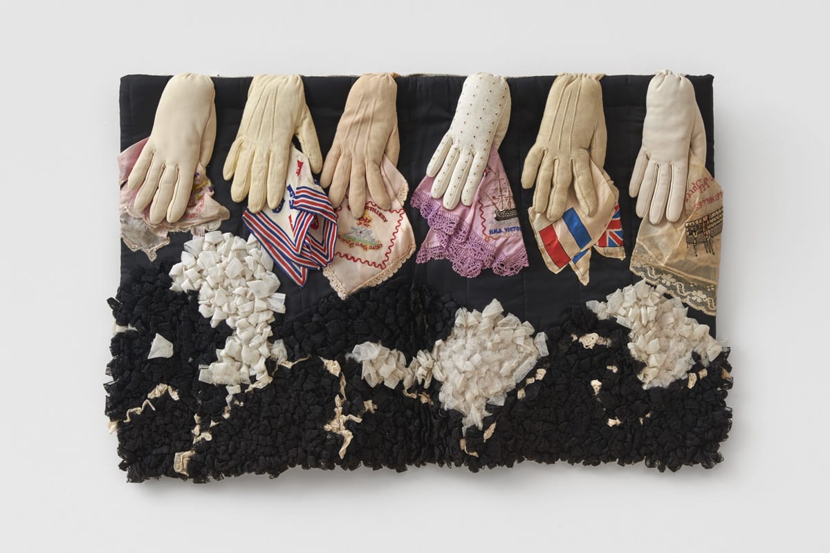 Su RICHARDSON Goodbye Rug, 1980 c. Gloves, net, first world war handkerchiefs 56 x 76 cm