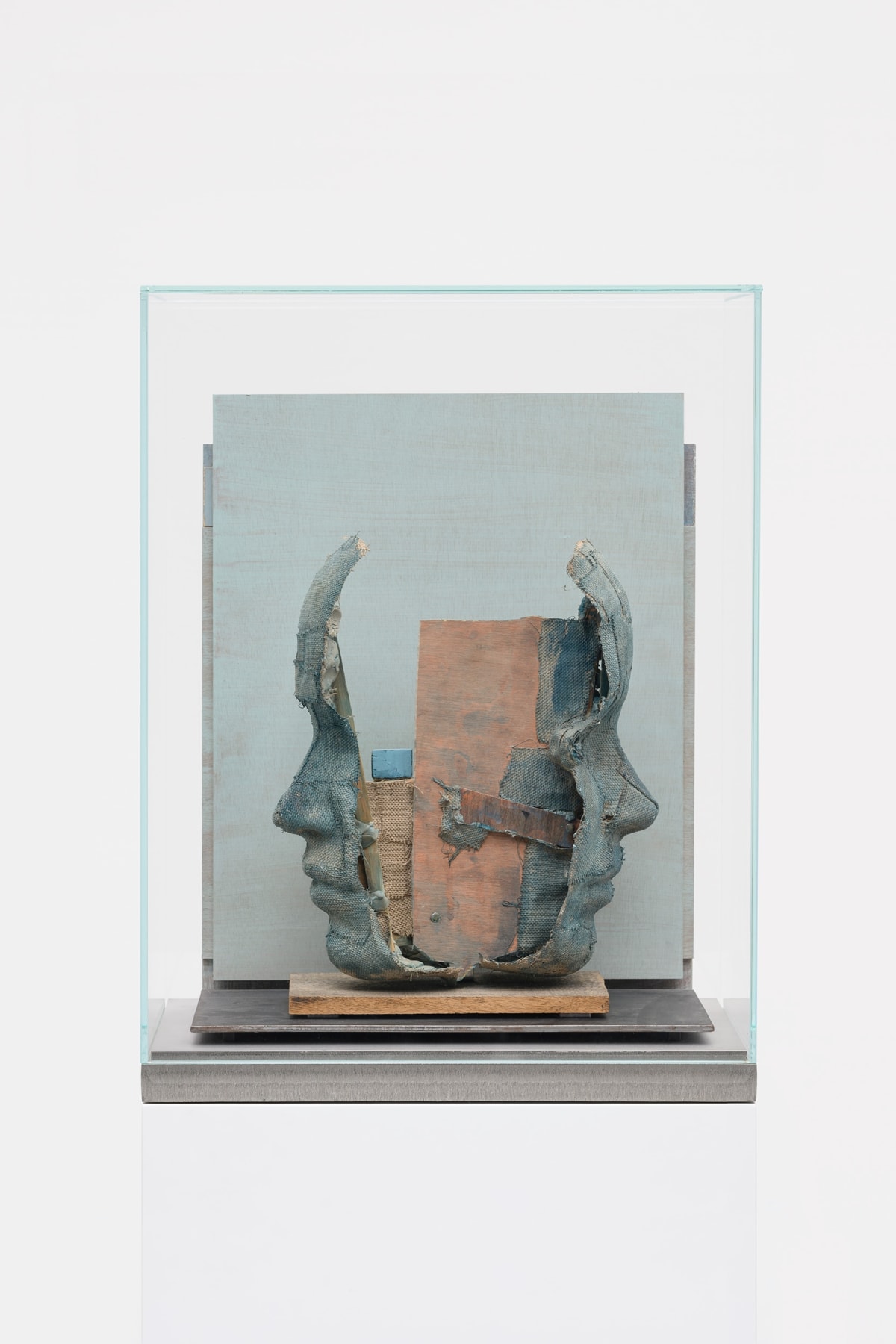 Mark Manders | February 14 - April 8, 2023 | Tanya Bonakdar Gallery