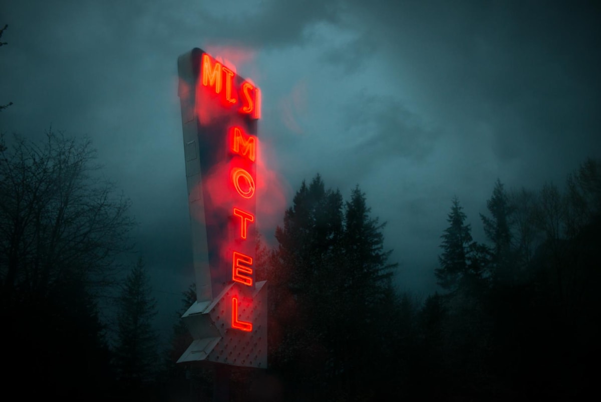 写真集 Bright Black World by Todd Hido wKsLtWaye_NMJMnW.jpeg