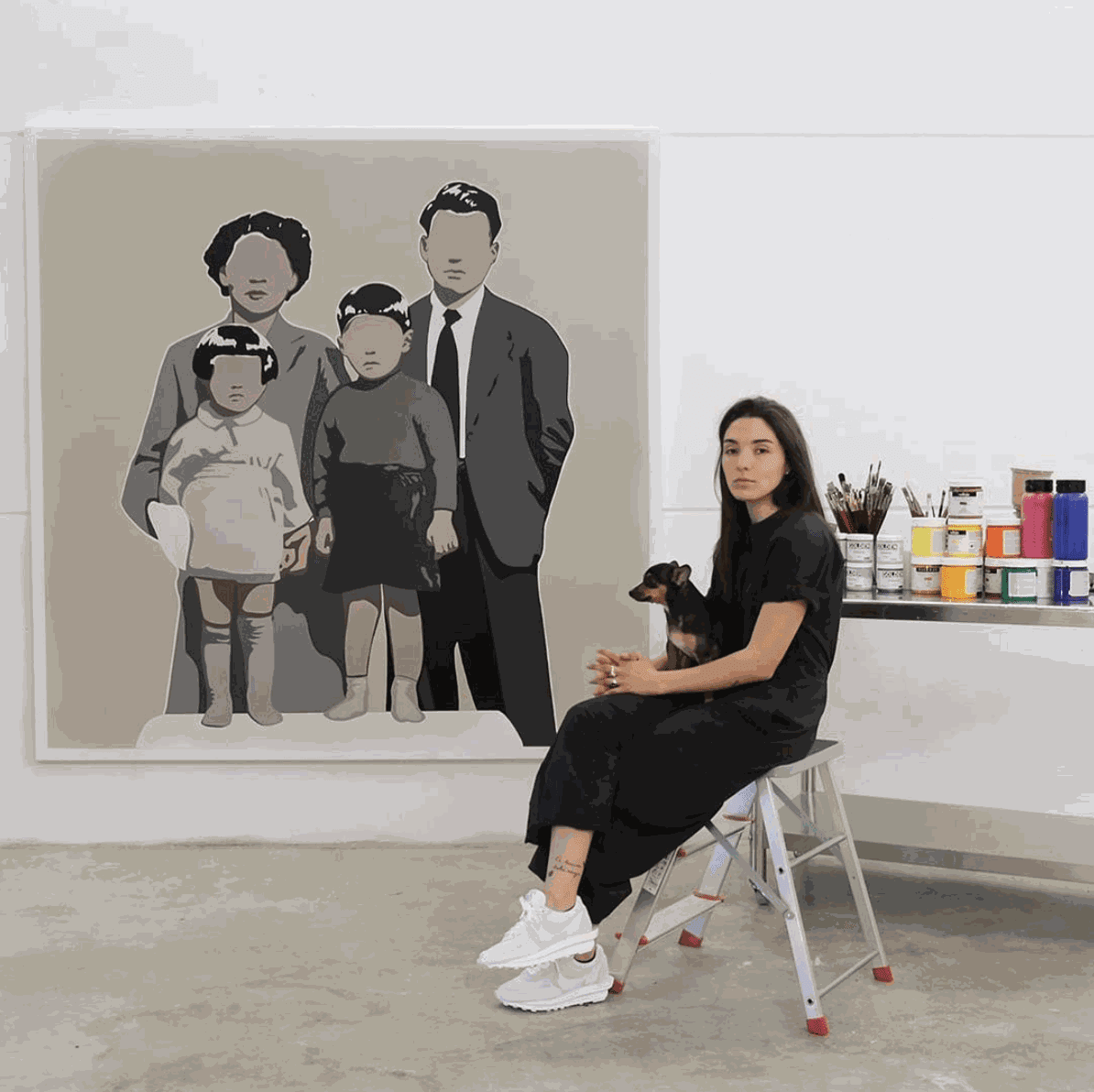 Adriana Oliver - Biography | Woaw Gallery