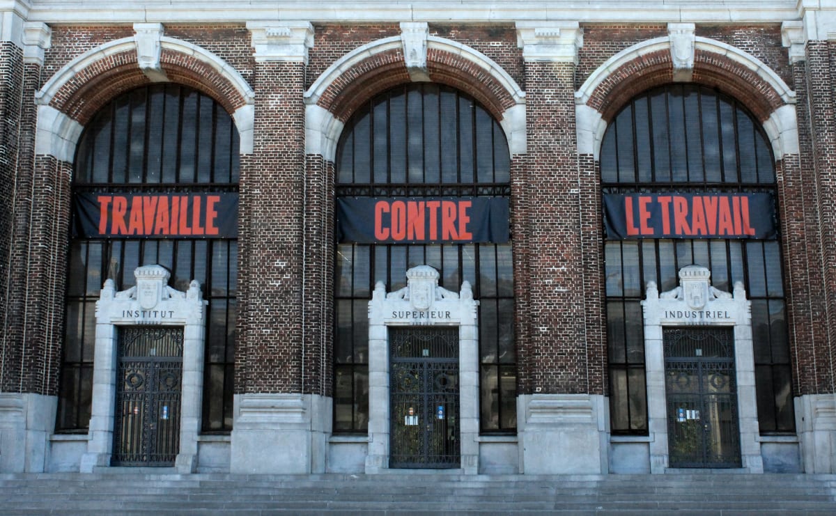 TRAVAILLE CONTRE LE TRAVAIL DEMOCRACIA